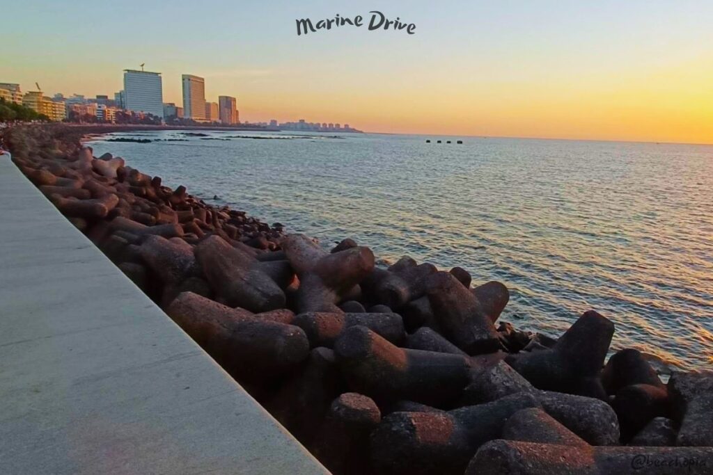 Marine Drive, top 10 beaches in mumbai